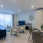 1 Bedroom Apartment In Burj Digbeth Db1